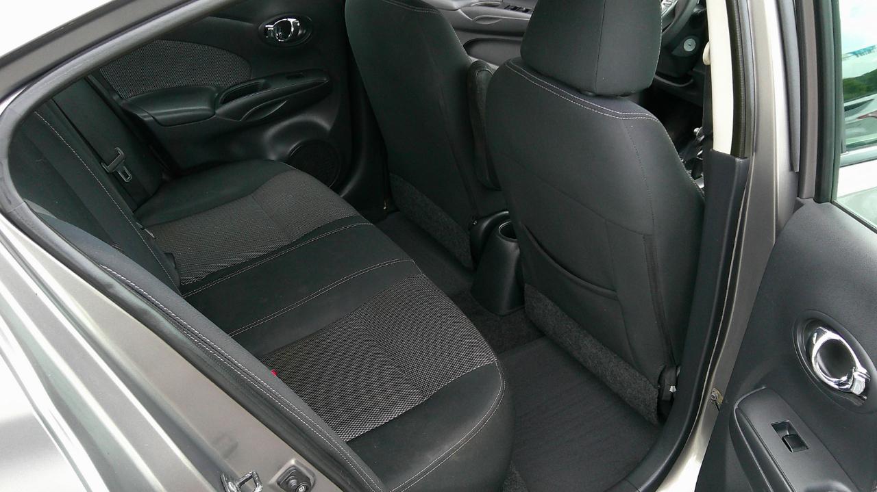 Nissan Versa 4dr Sdn CVT 1.6 SV 2015