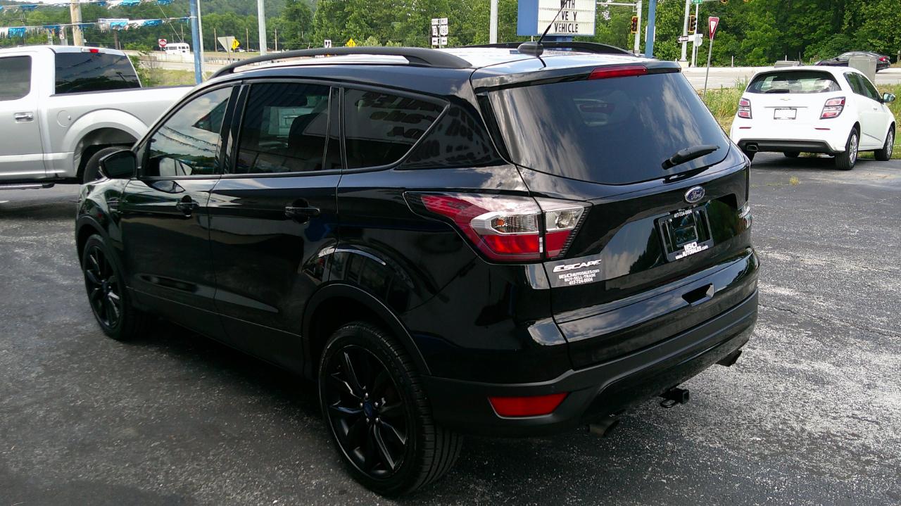 Ford Escape Titanium 4WD 2017