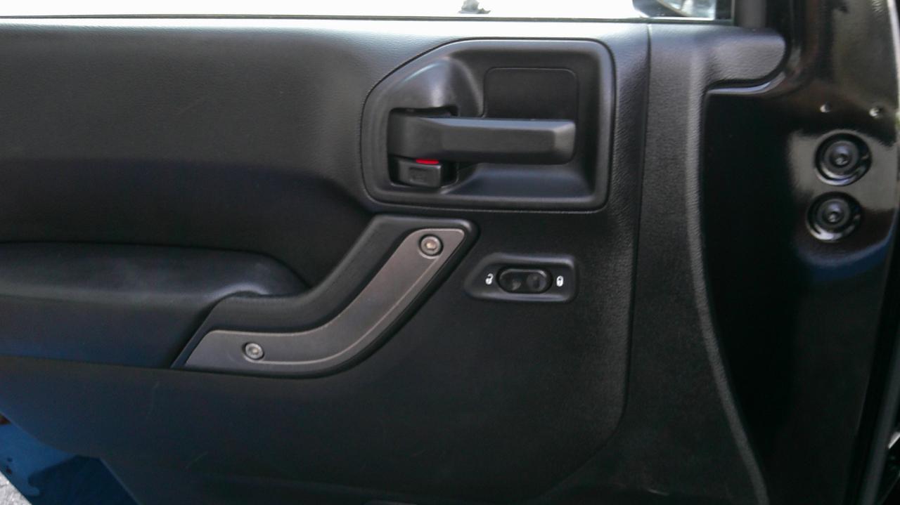 Jeep Wrangler Unlimited 4WD 4dr Sport 2013