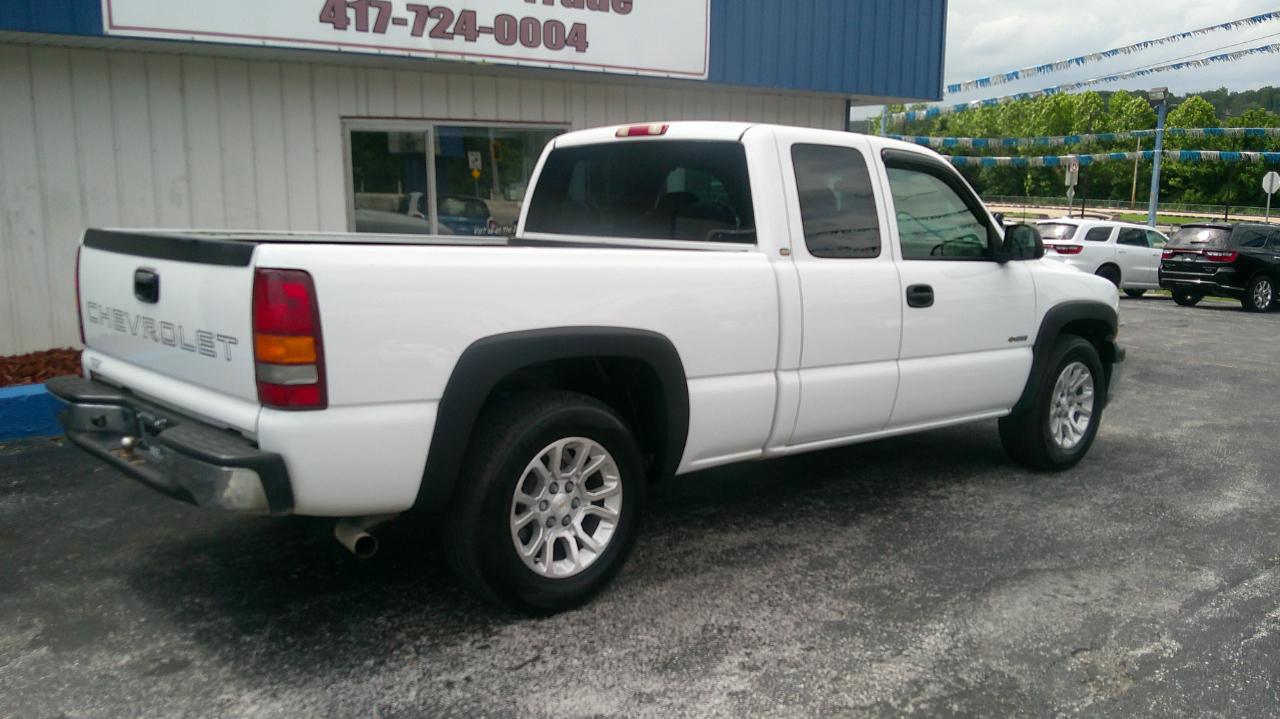 Chevrolet Silverado 1500 Ext Cab 143.5" WB 2002