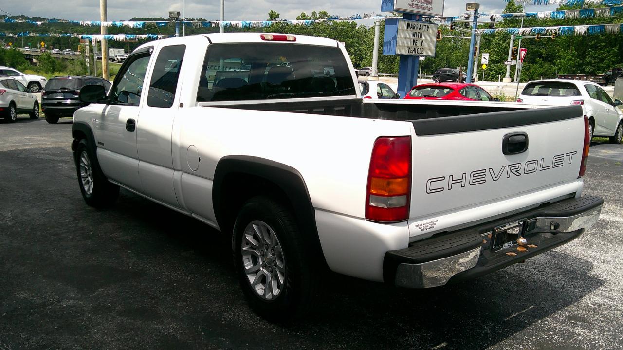 Chevrolet Silverado 1500 Ext Cab 143.5" WB 2002