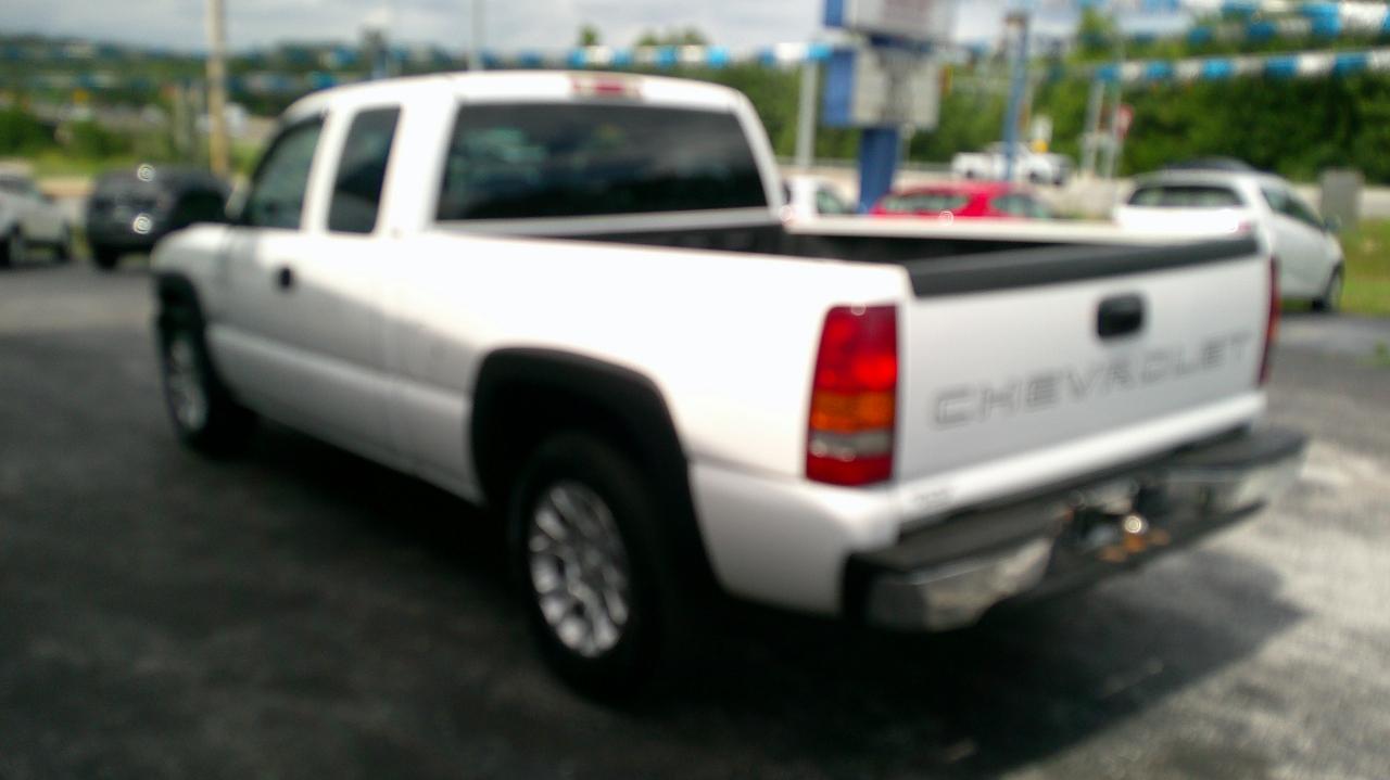 Chevrolet Silverado 1500 Ext Cab 143.5" WB 2002
