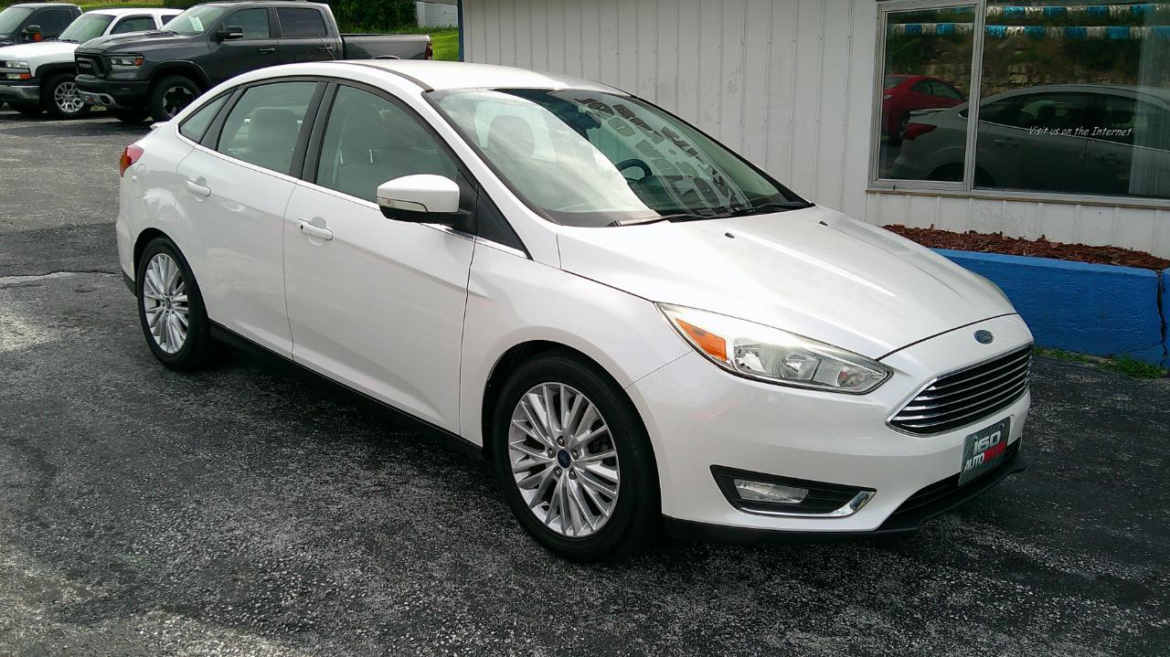 Ford Focus 4dr Sdn Titanium 2015