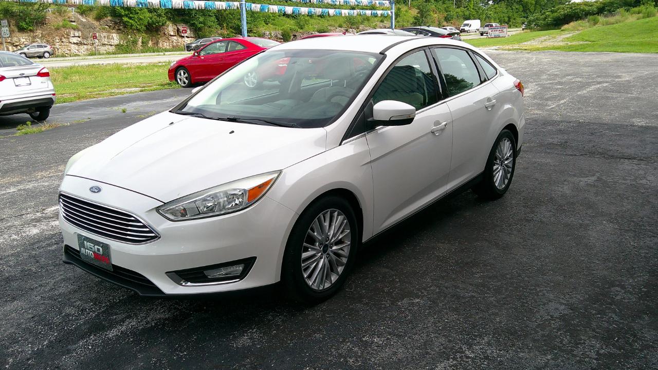 Ford Focus 4dr Sdn Titanium 2015