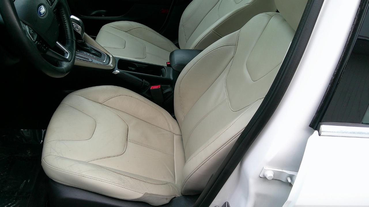 Ford Focus 4dr Sdn Titanium 2015