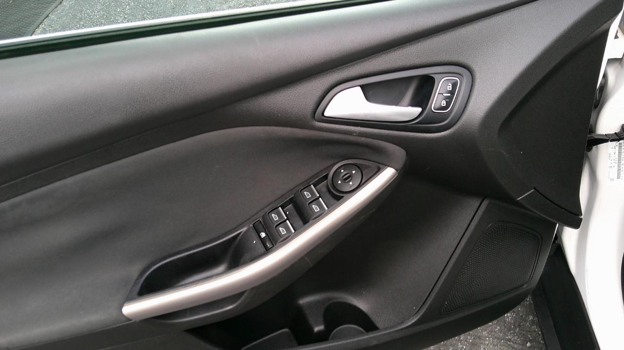 Ford Focus 4dr Sdn Titanium 2015