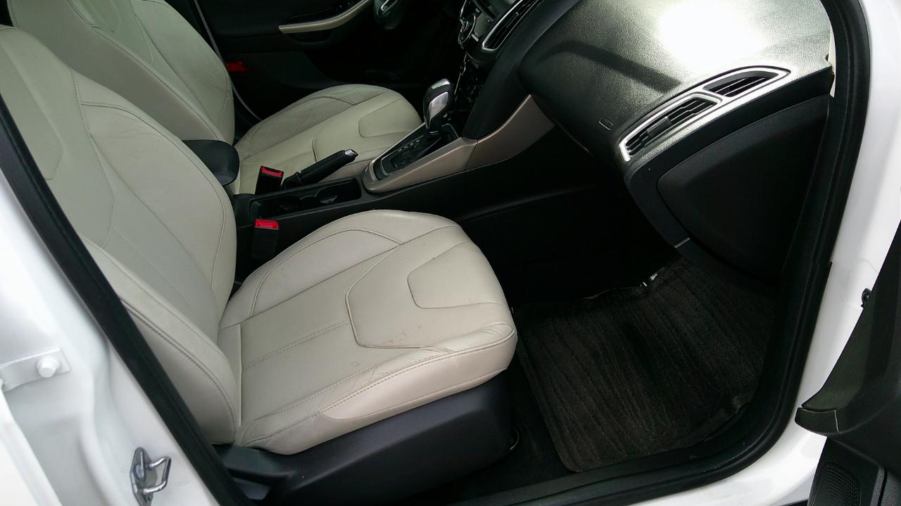 Ford Focus 4dr Sdn Titanium 2015