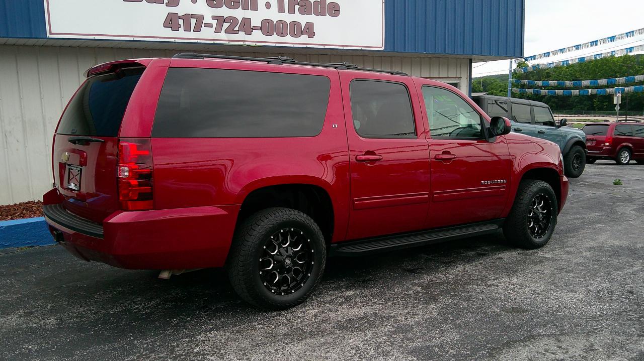 Chevrolet Suburban 4WD 4dr 1500 LT 2013
