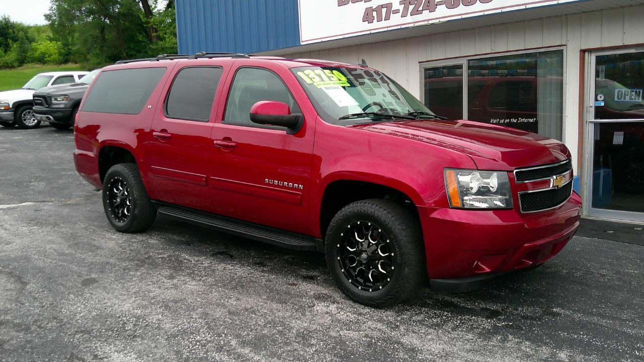 Chevrolet Suburban 4WD 4dr 1500 LT 2013
