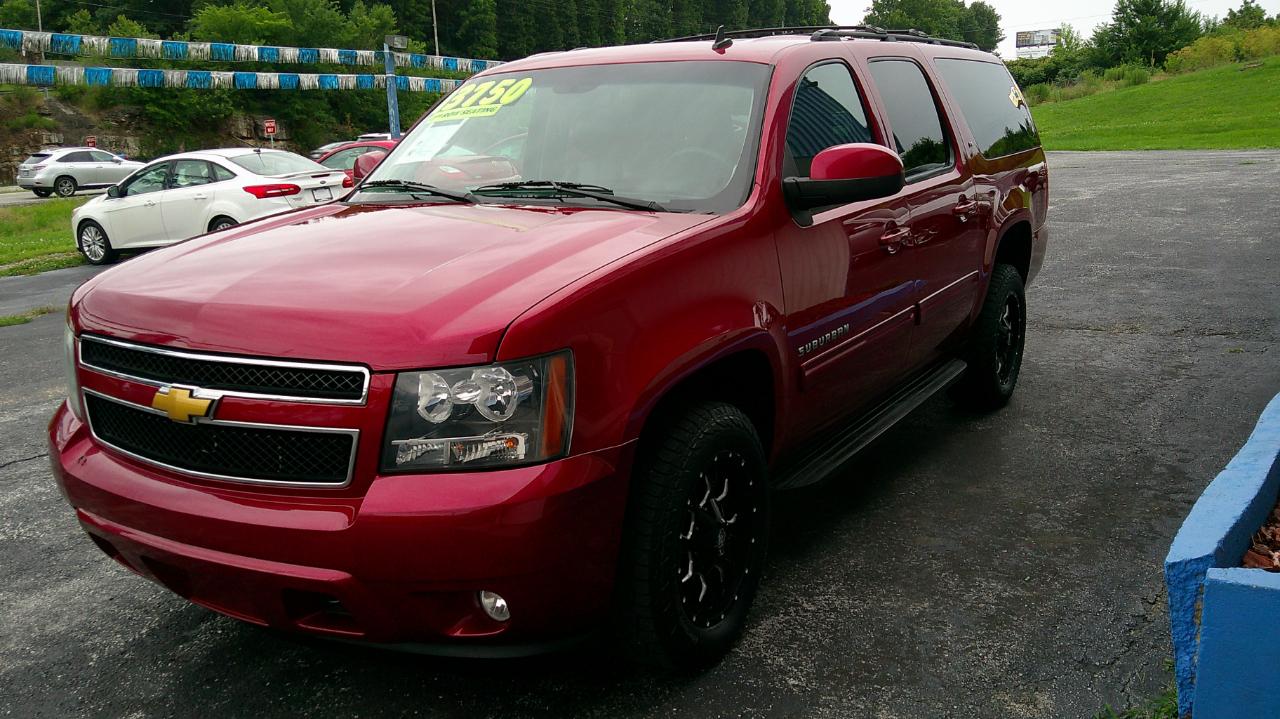 Chevrolet Suburban 4WD 4dr 1500 LT 2013