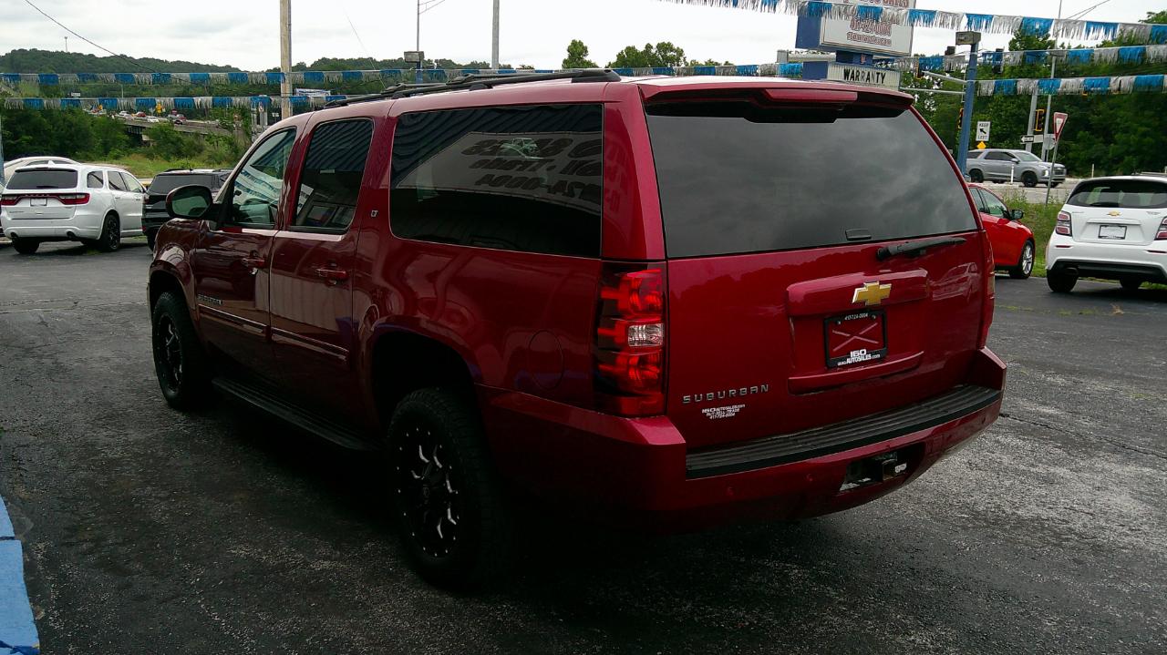 Chevrolet Suburban 4WD 4dr 1500 LT 2013
