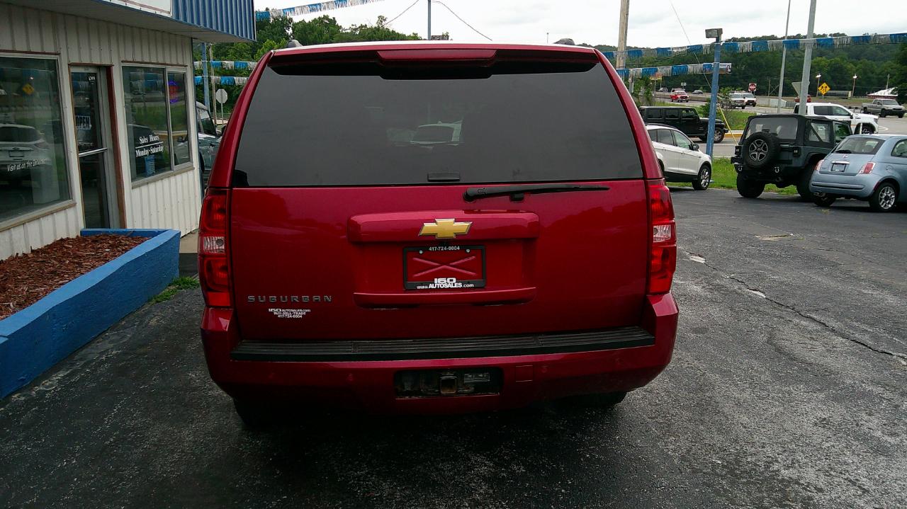 Chevrolet Suburban 4WD 4dr 1500 LT 2013