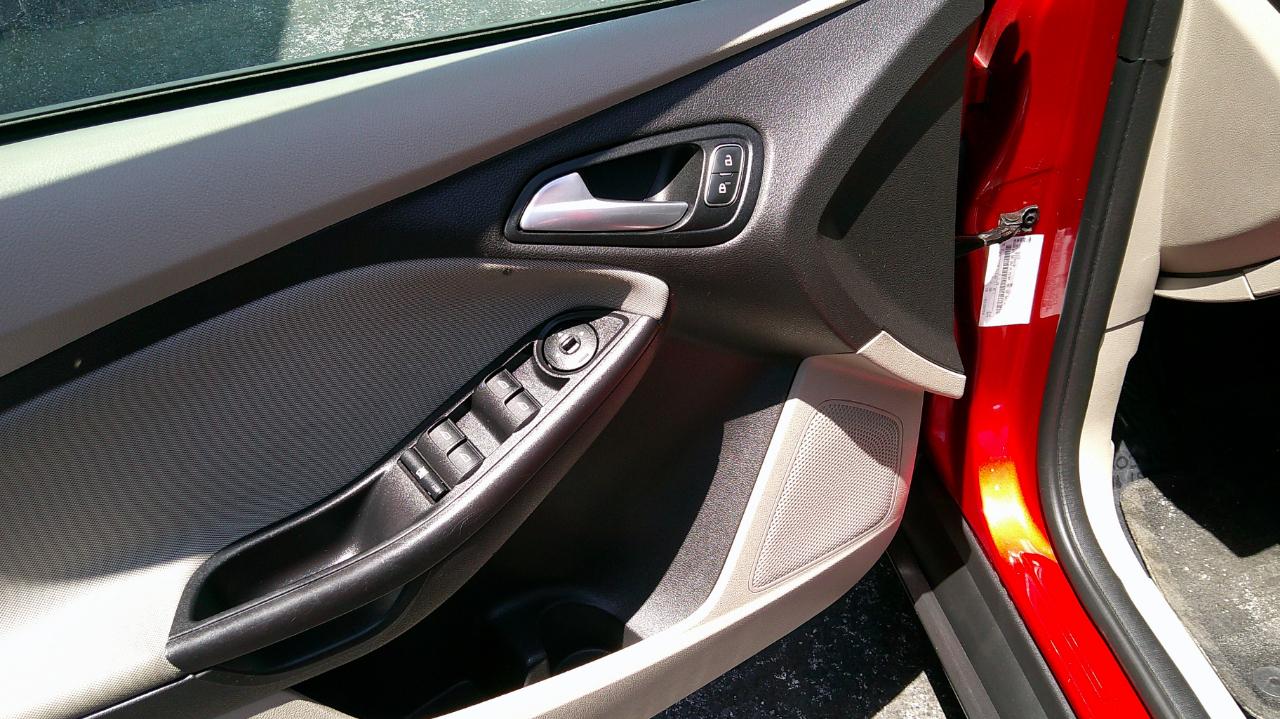 Ford Focus SE Sedan 2018