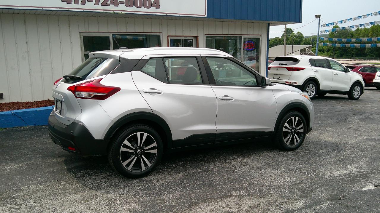 Nissan Kicks SV FWD 2020