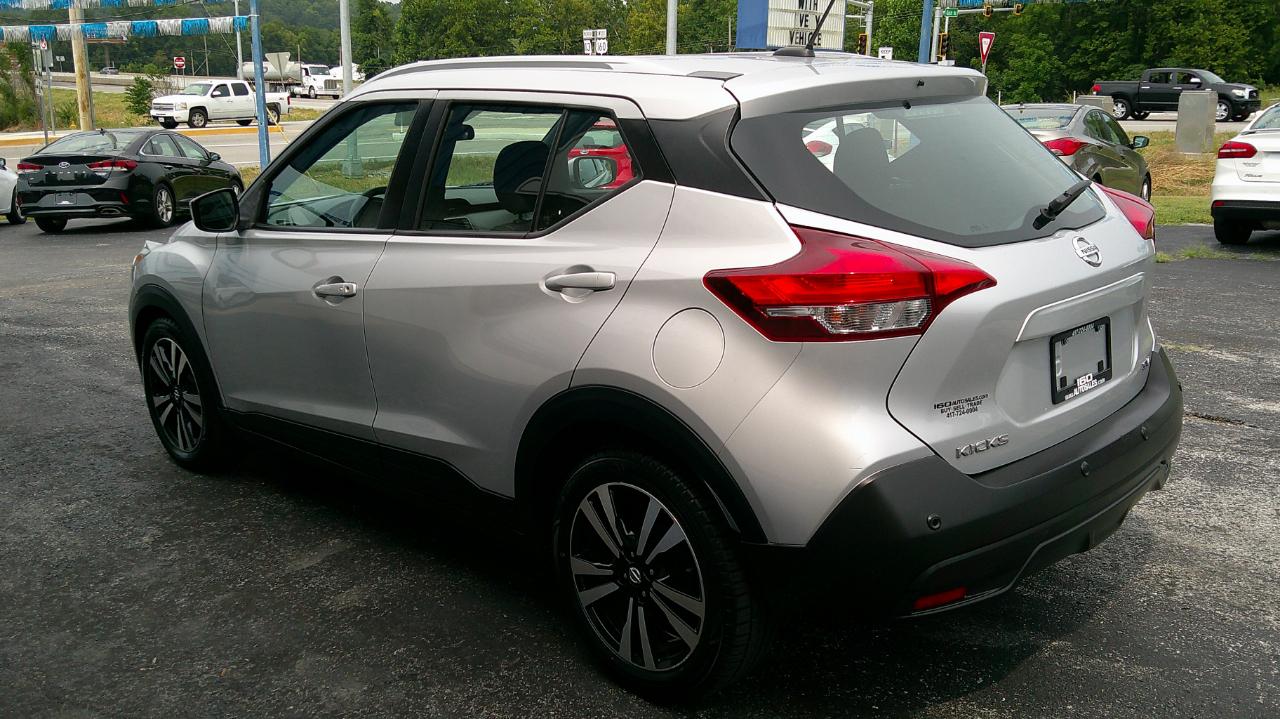 Nissan Kicks SV FWD 2020