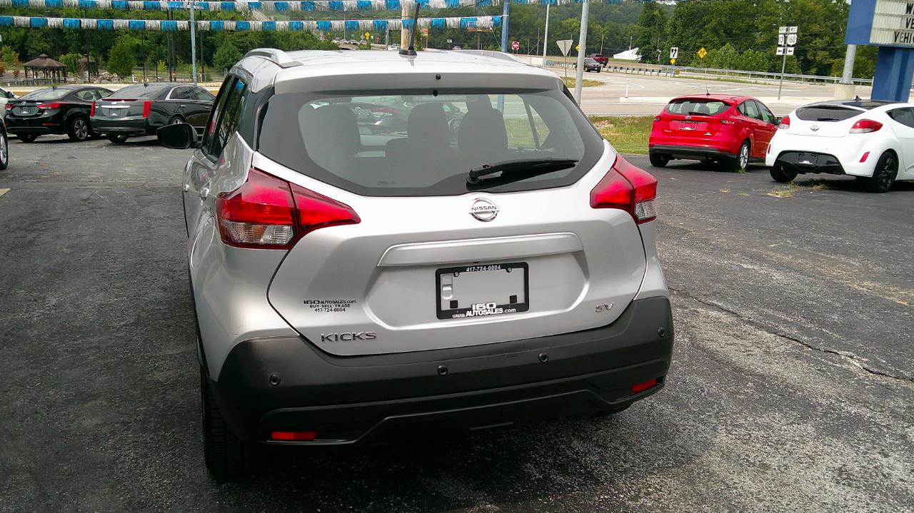 Nissan Kicks SV FWD 2020