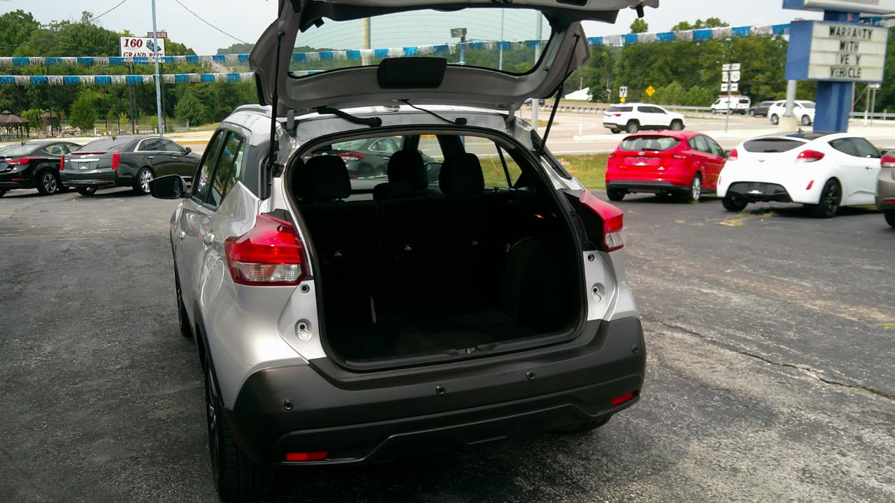 Nissan Kicks SV FWD 2020