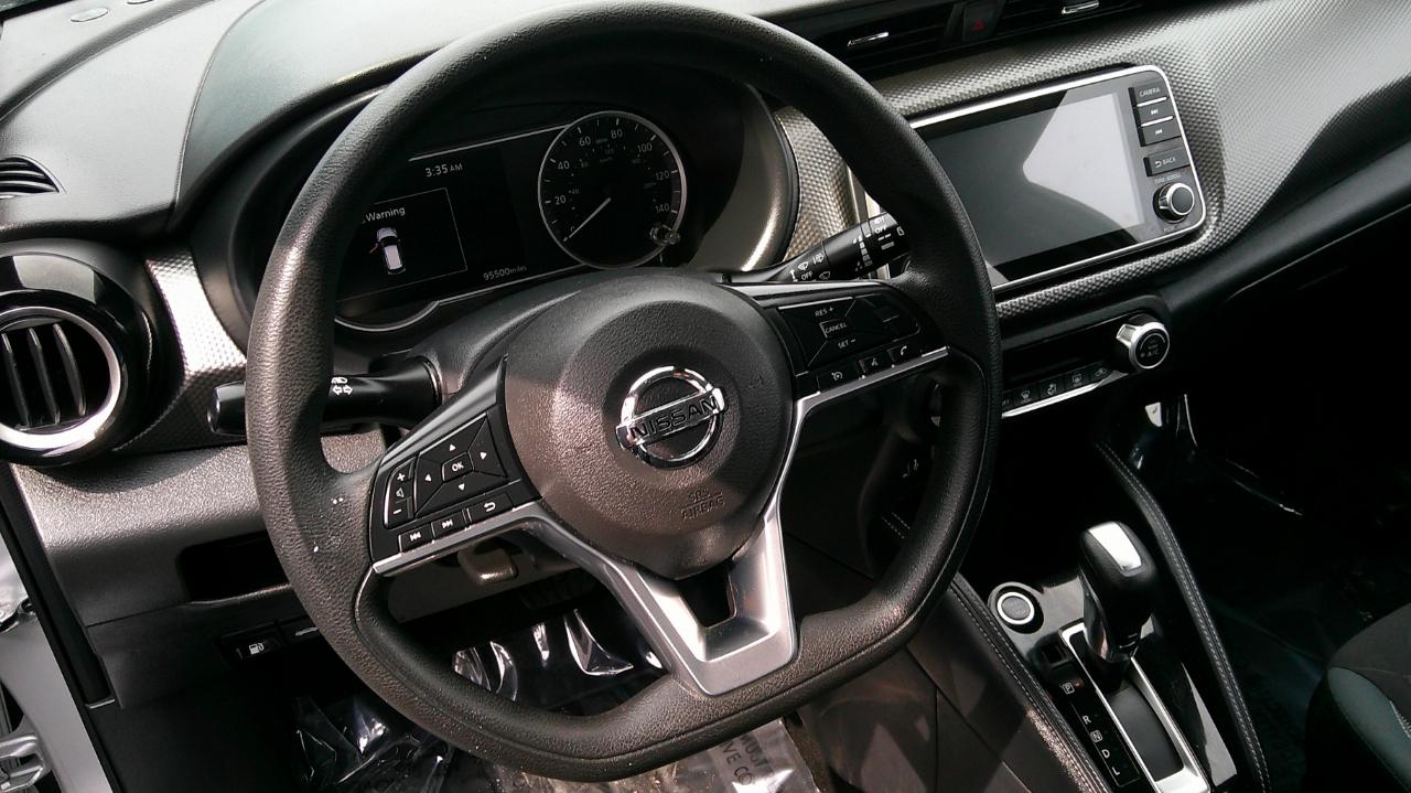 Nissan Kicks SV FWD 2020