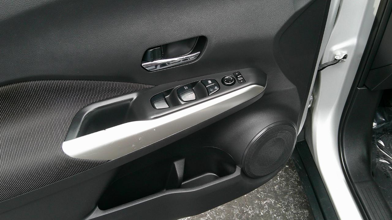 Nissan Kicks SV FWD 2020