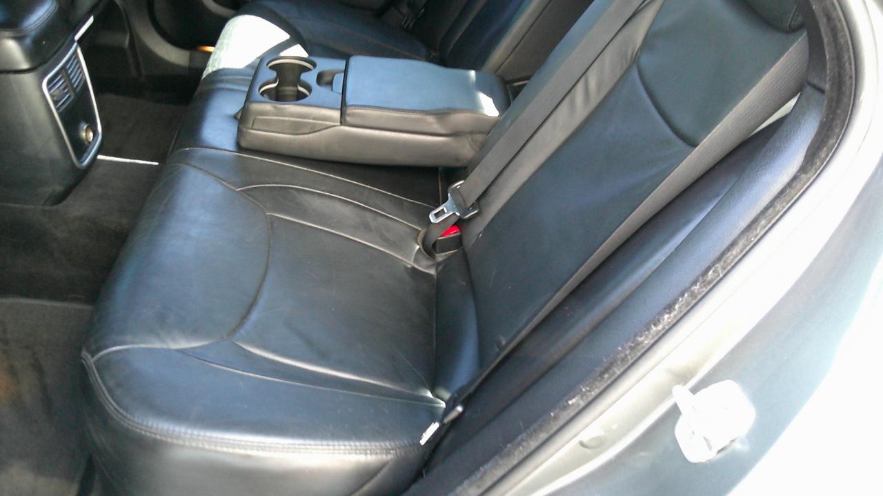 Chrysler 300 4dr Sdn V6 Limited RWD 2012