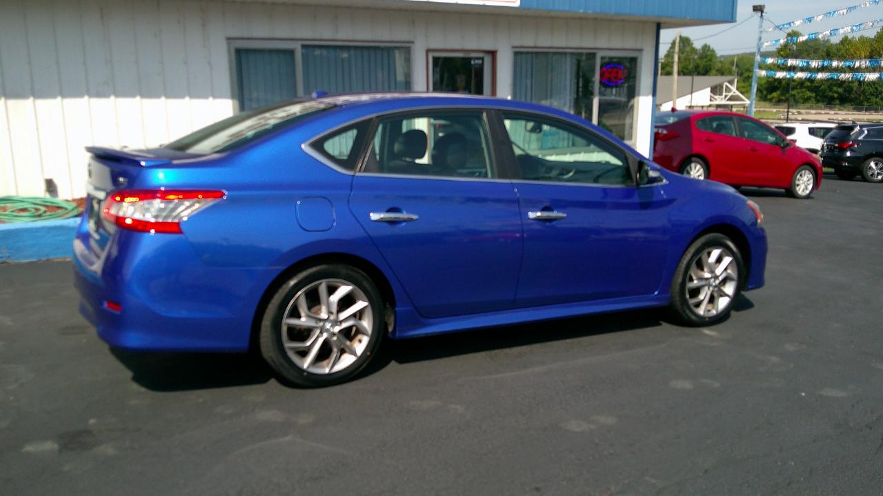 Nissan Sentra 4dr Sdn I4 CVT SR 2015