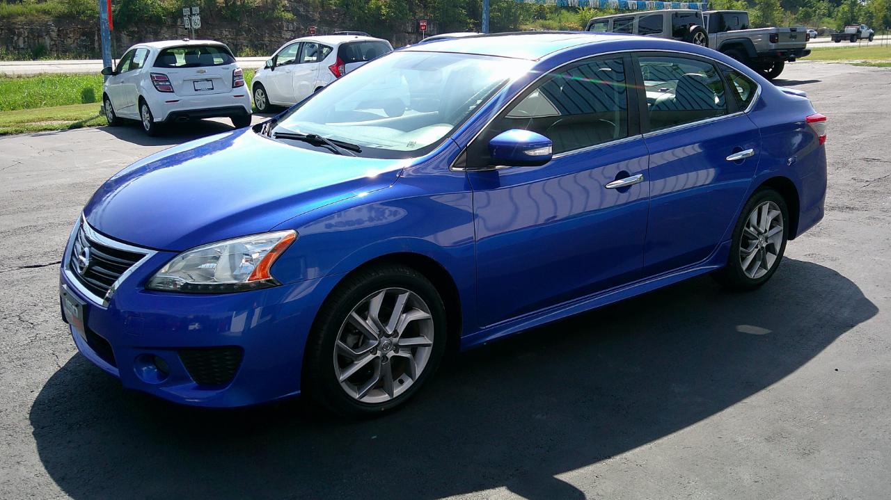 Nissan Sentra 4dr Sdn I4 CVT SR 2015