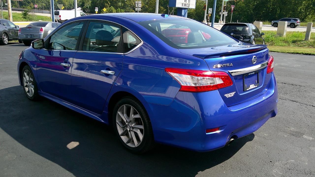 Nissan Sentra 4dr Sdn I4 CVT SR 2015