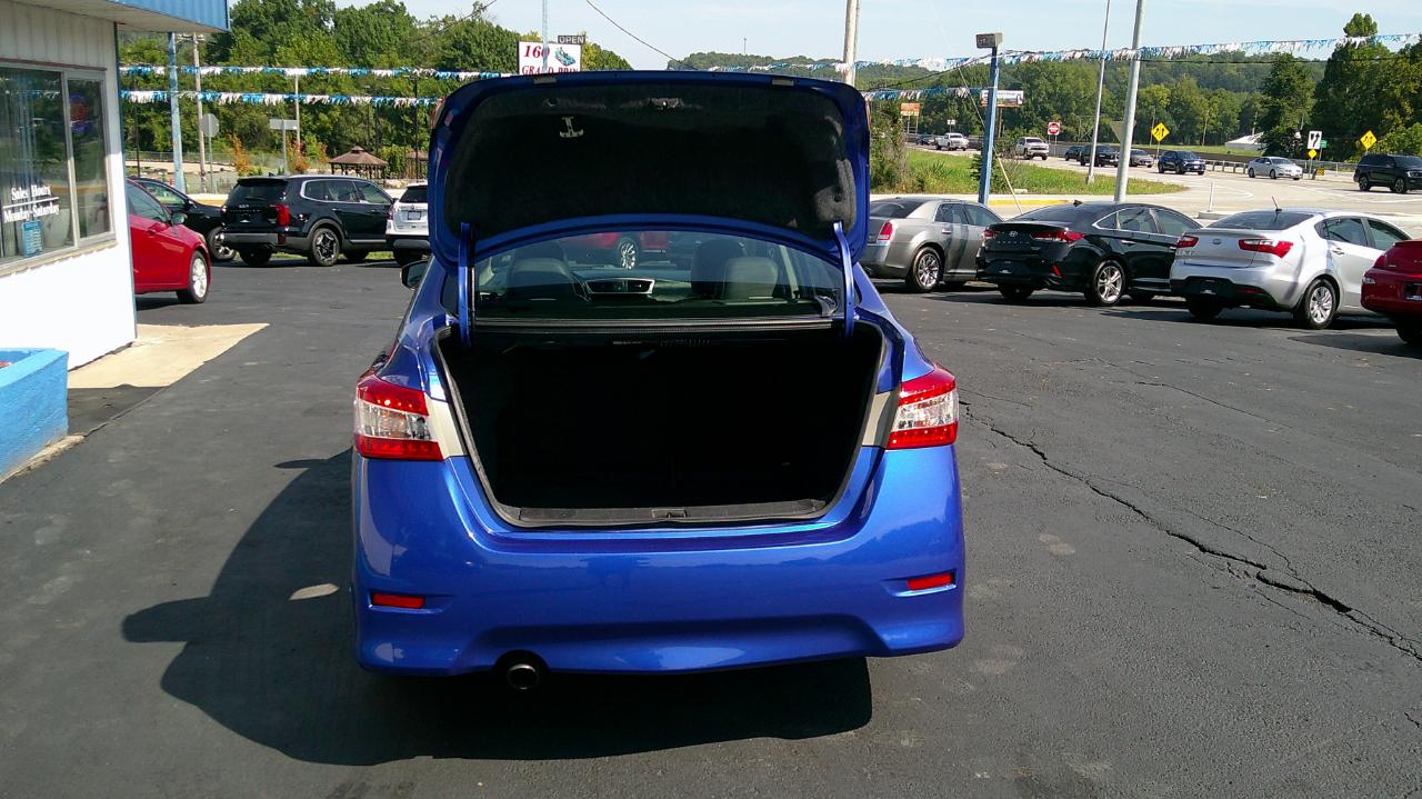 Nissan Sentra 4dr Sdn I4 CVT SR 2015