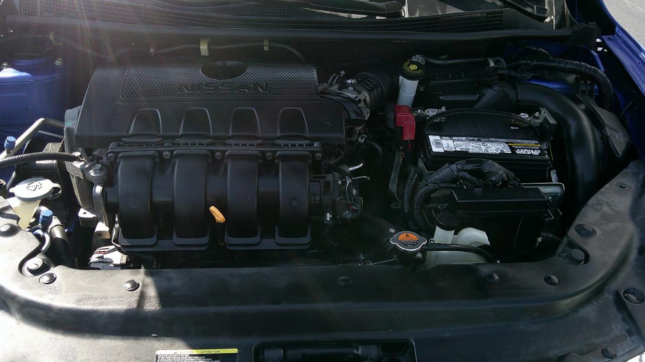 Nissan Sentra 4dr Sdn I4 CVT SR 2015