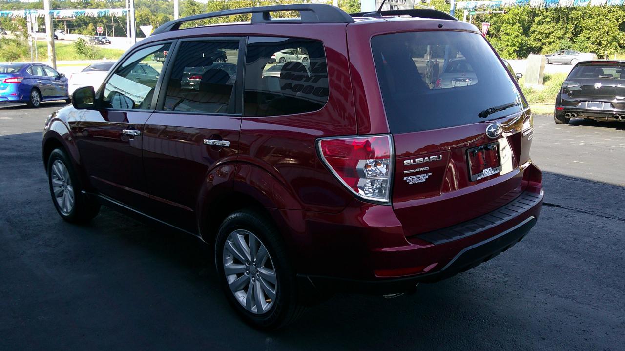 Subaru Forester 4dr Auto 2.5X Premium 2012