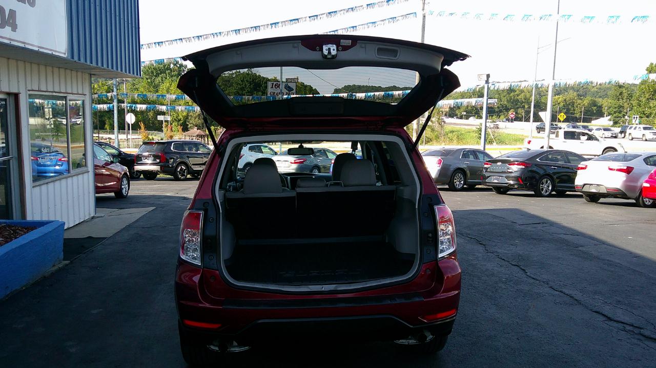Subaru Forester 4dr Auto 2.5X Premium 2012