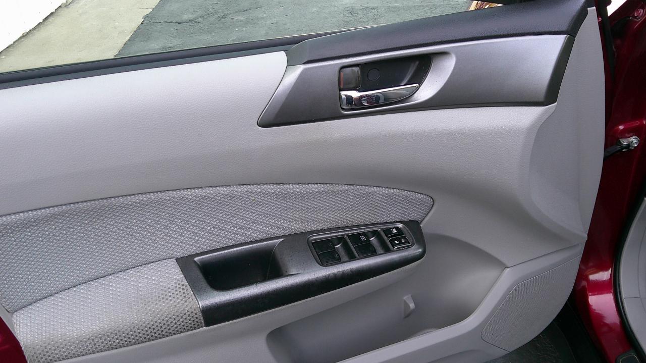 Subaru Forester 4dr Auto 2.5X Premium 2012