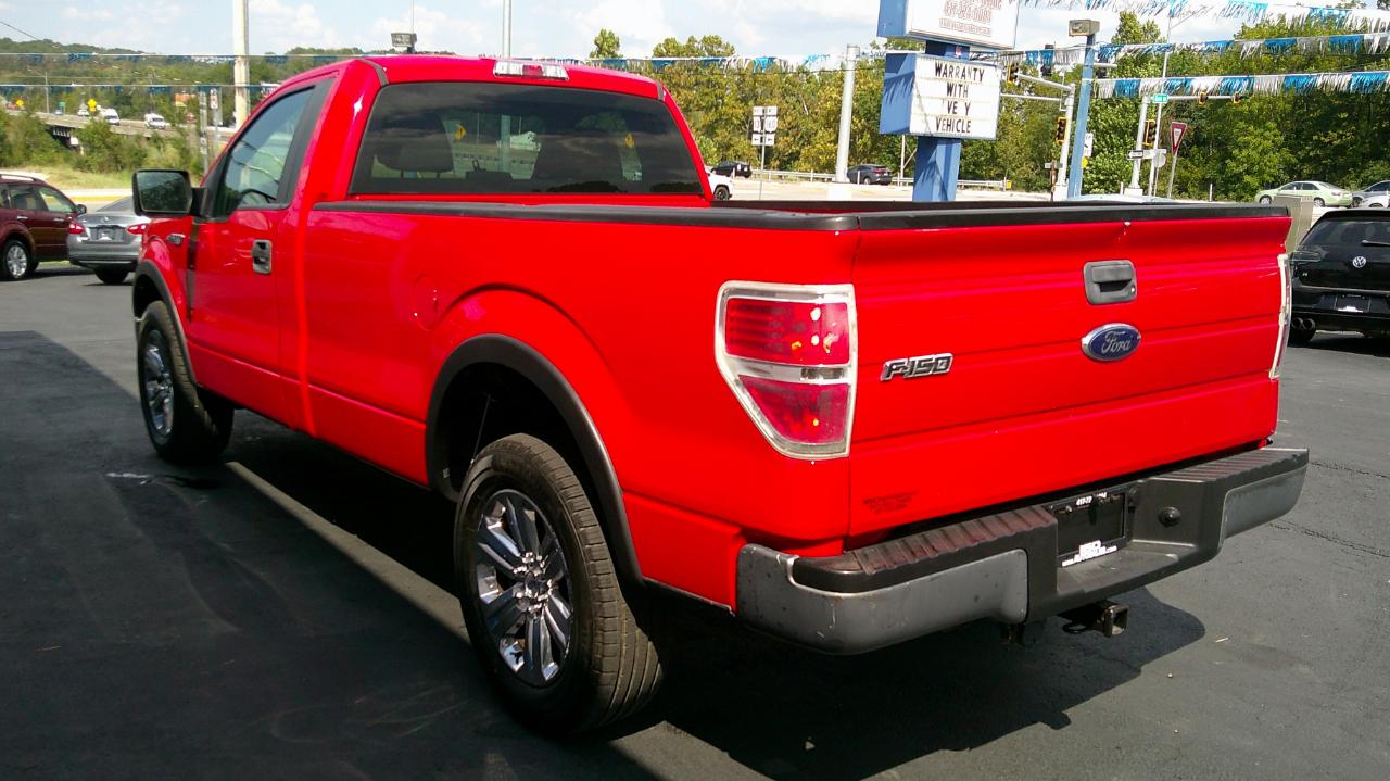 Ford F-150 2WD Reg Cab 145" XLT w/Mid-Box Prep 2010