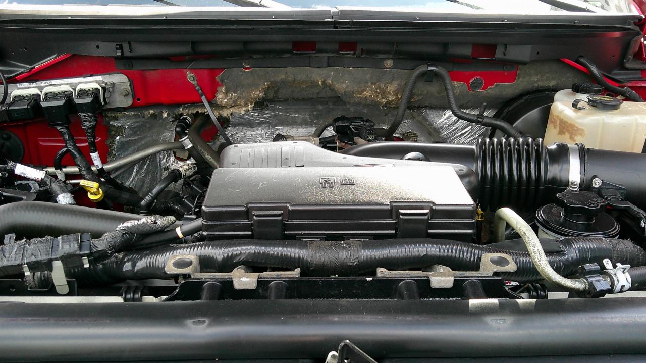 Ford F-150 2WD Reg Cab 145" XLT w/Mid-Box Prep 2010