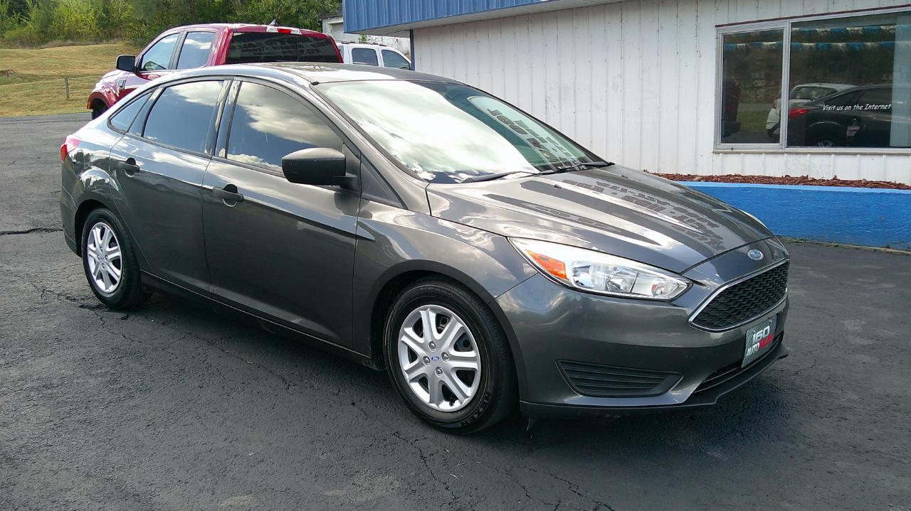 Ford Focus 4dr Sdn S 2016