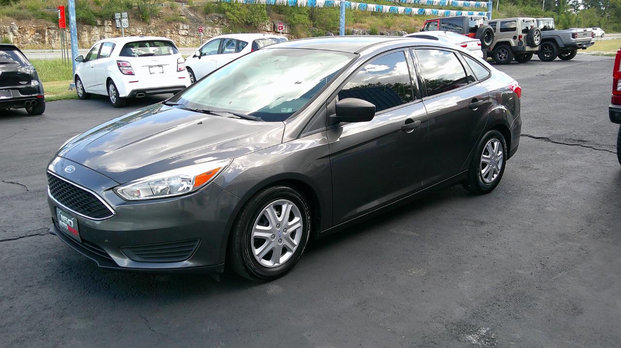 Ford Focus 4dr Sdn S 2016