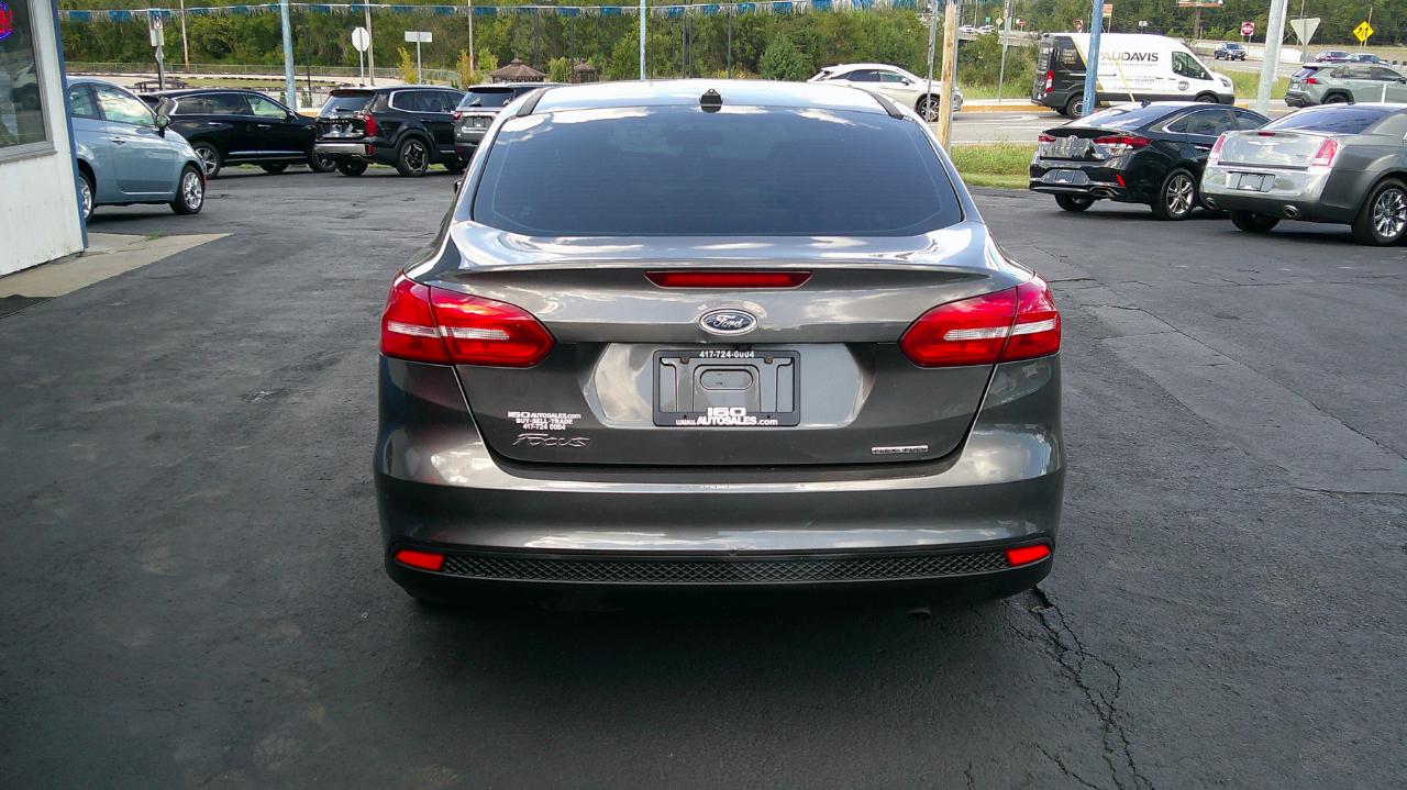 Ford Focus 4dr Sdn S 2016