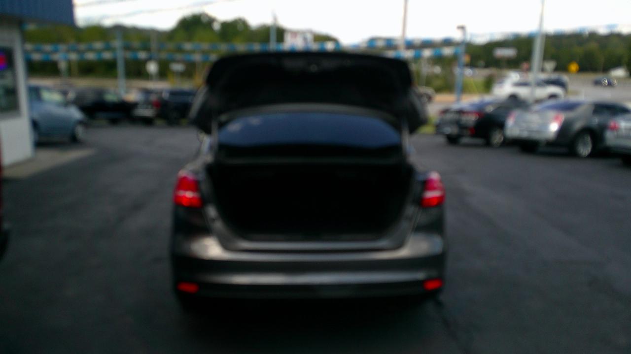 Ford Focus 4dr Sdn S 2016