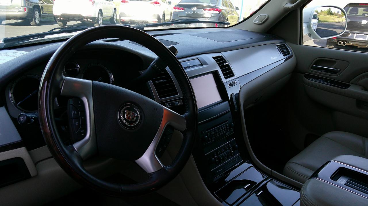 Cadillac Escalade AWD 4dr Luxury 2014