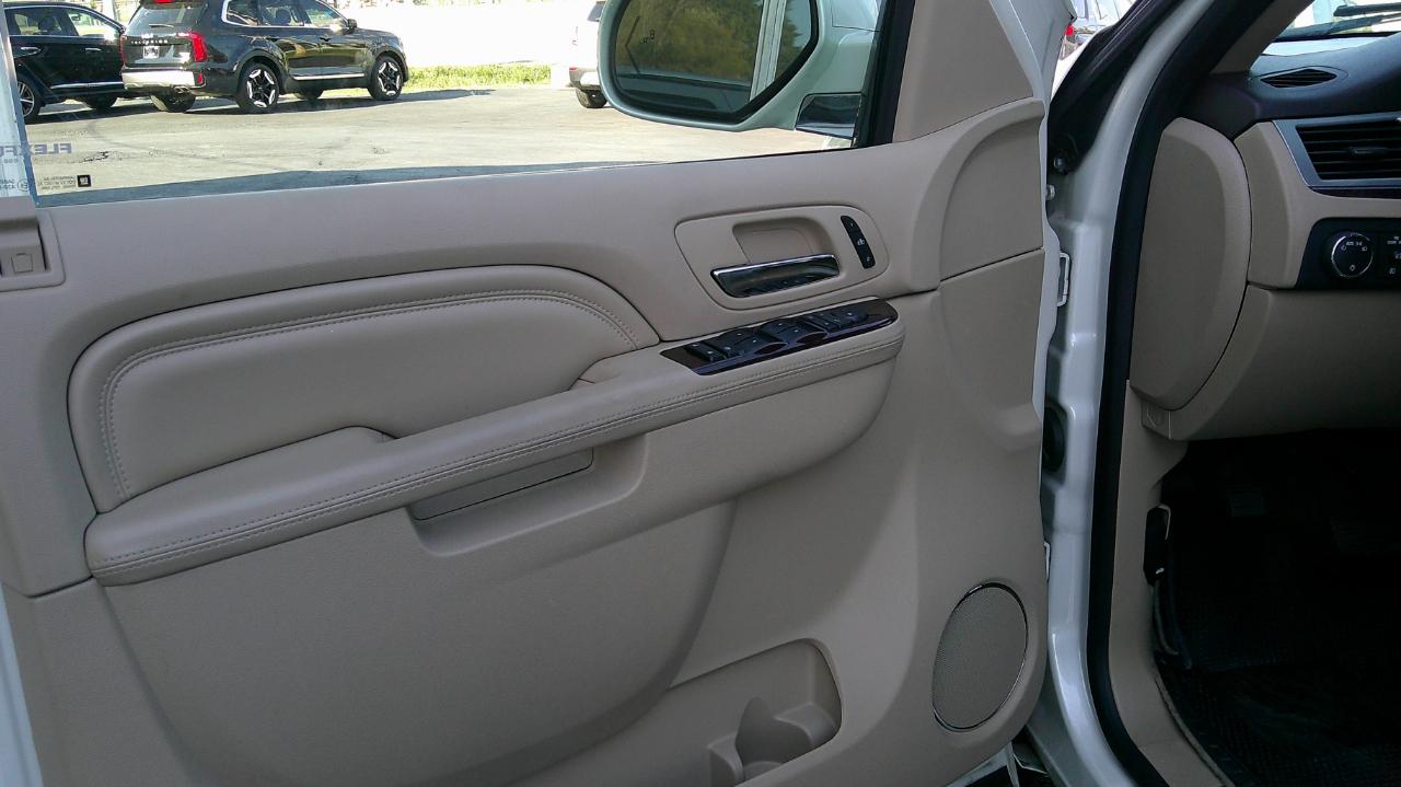 Cadillac Escalade AWD 4dr Luxury 2014