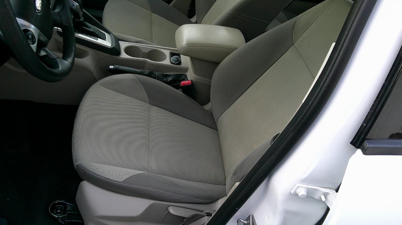 Ford Focus 4dr Sdn SE 2014