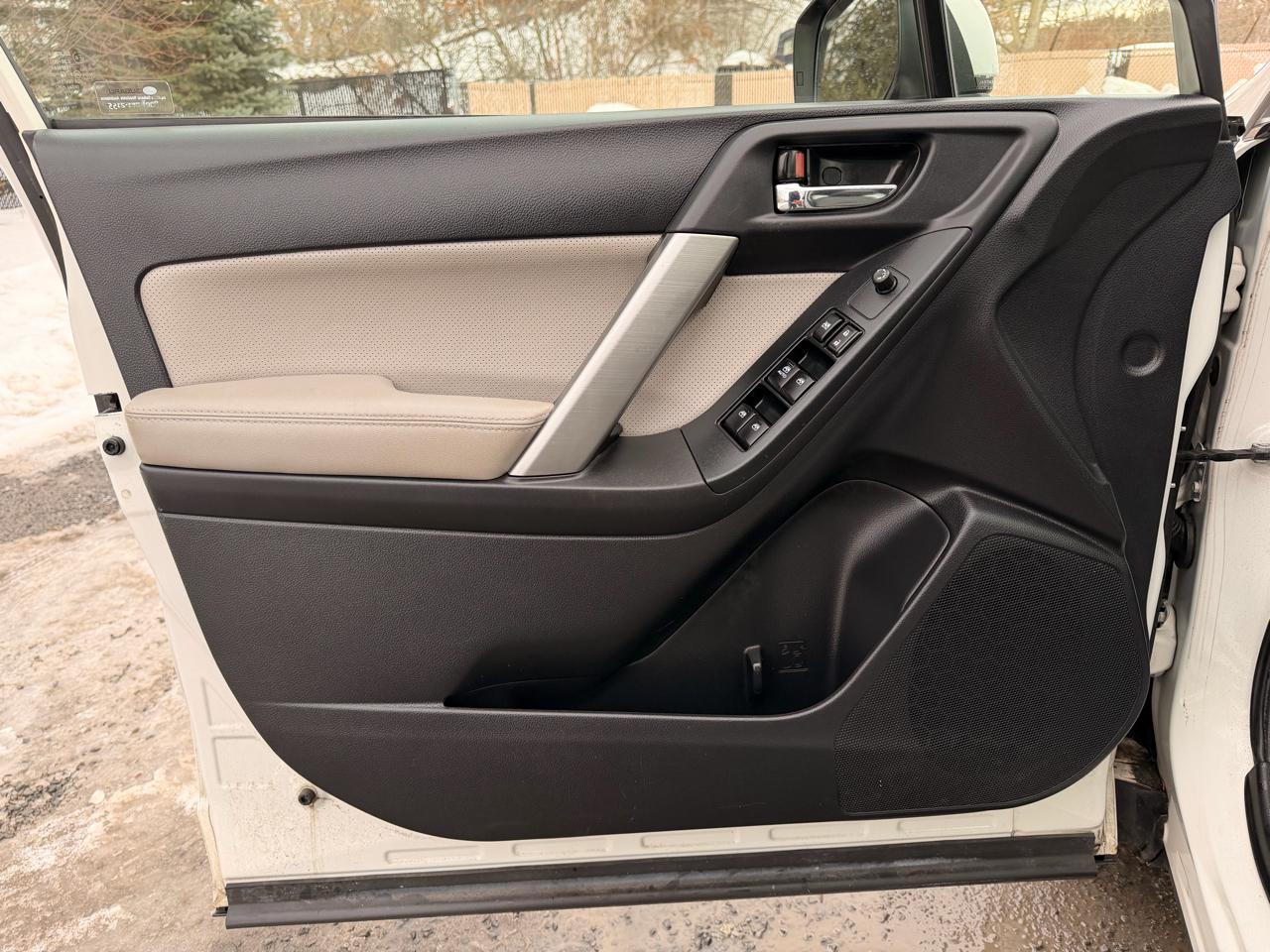 Subaru Forester 2.5i Limited 2015