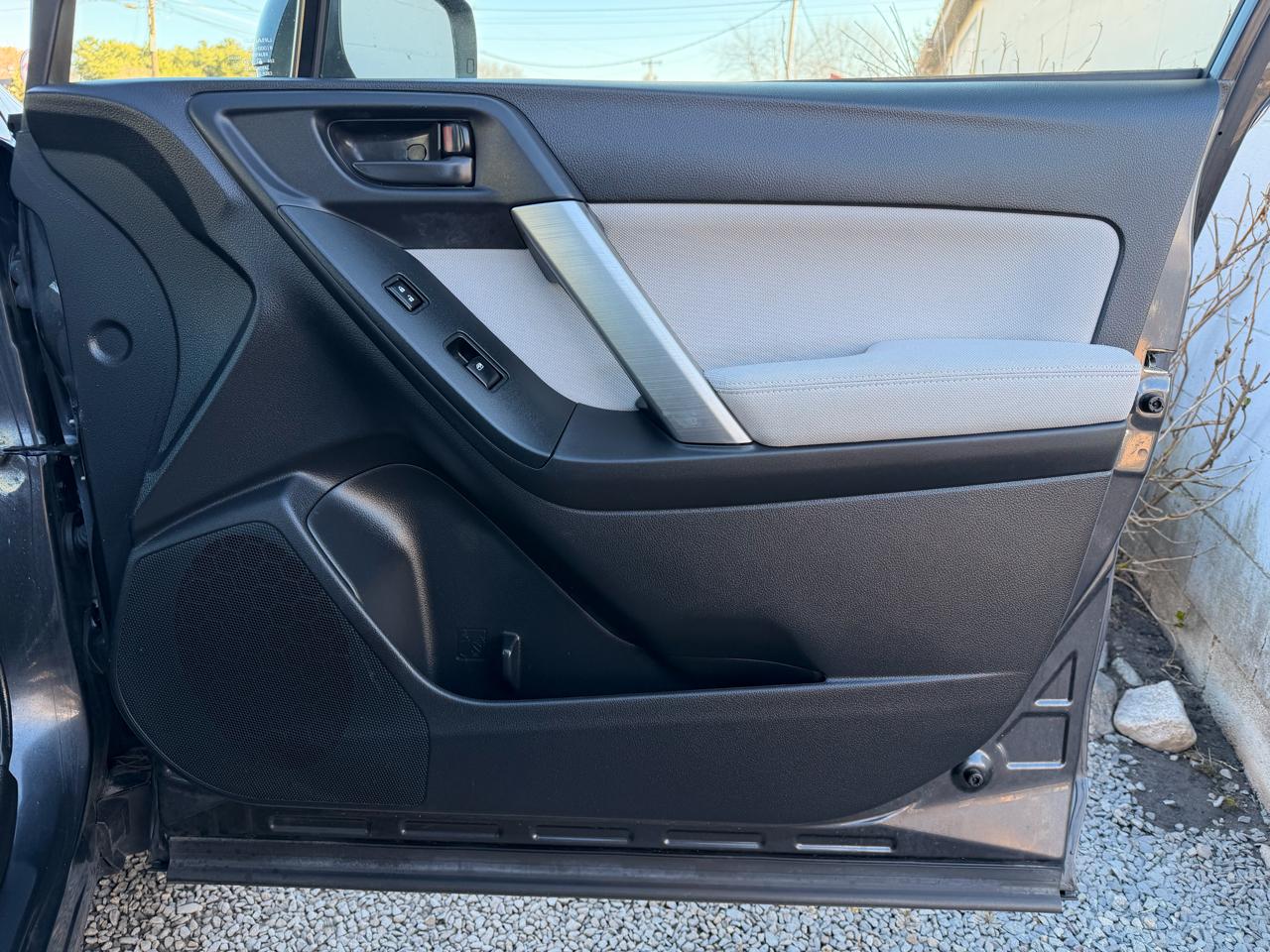 Subaru Forester 2.5i 4D SUV 2015