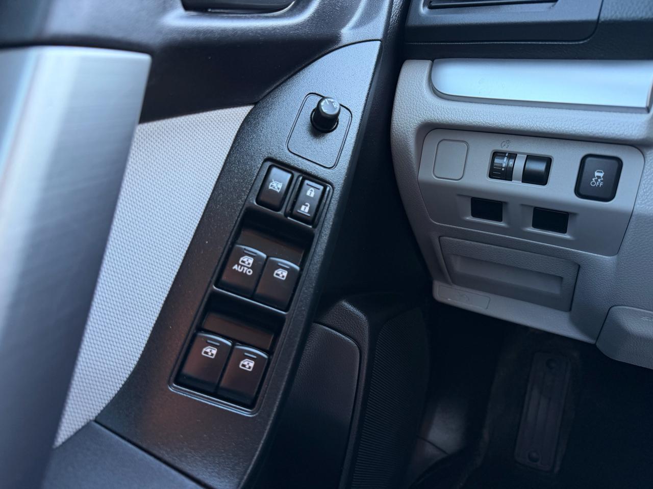 Subaru Forester 2.5i 4D SUV 2015