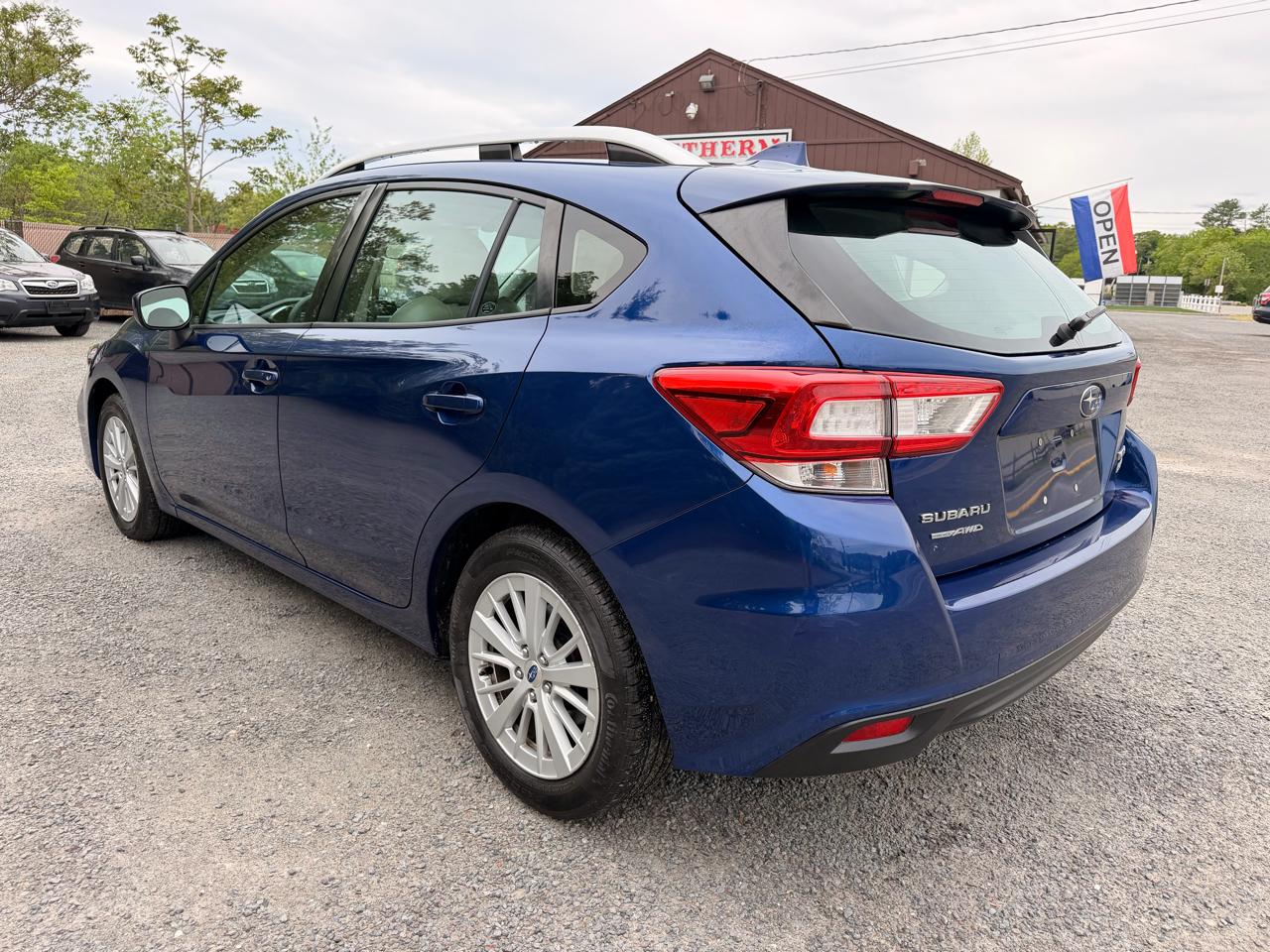 Subaru Impreza 2.0i Premium CVT 5-Door 2017