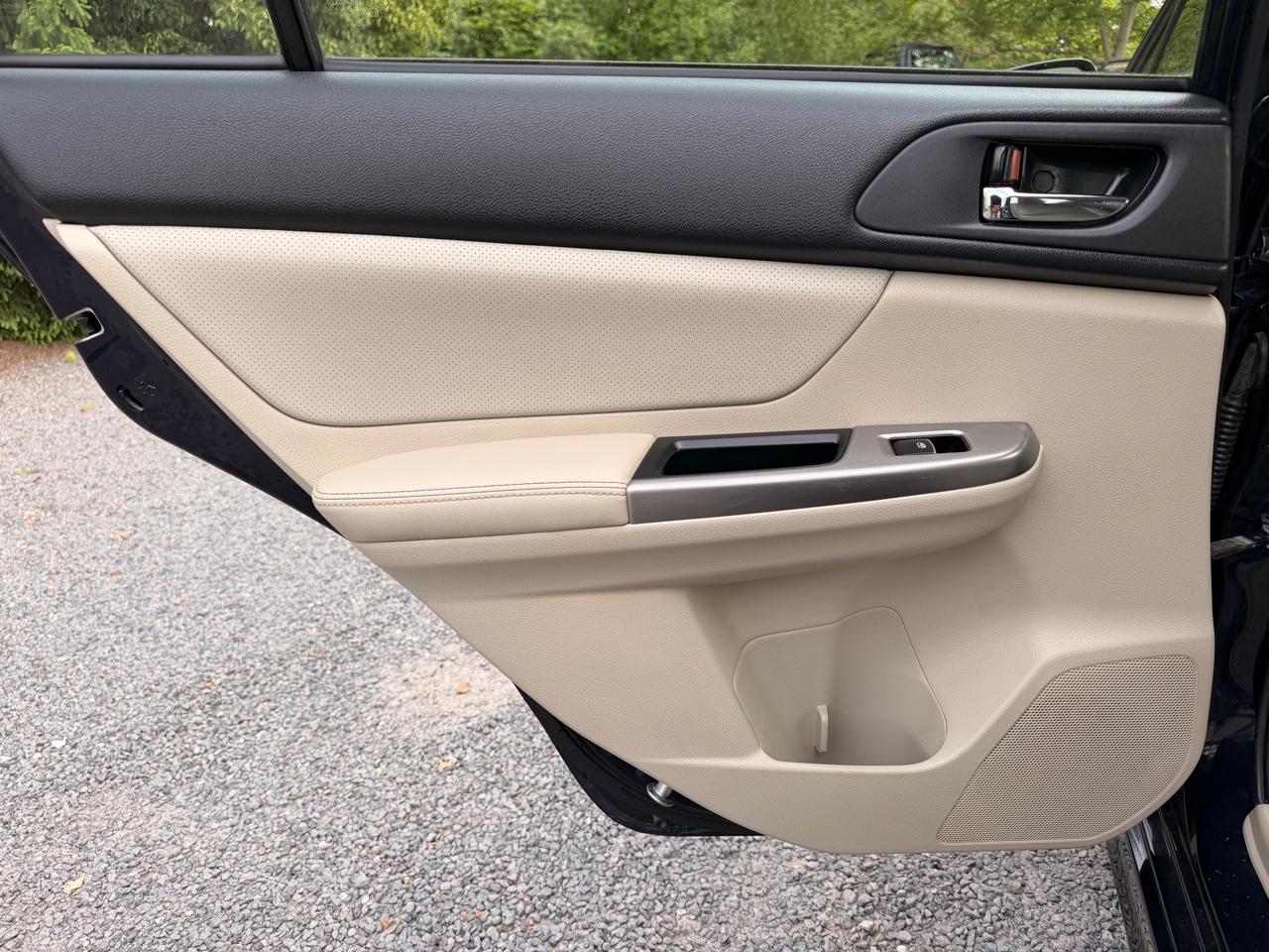 Subaru Impreza 2.0i Sport Limited PZEV 5-Door 2015