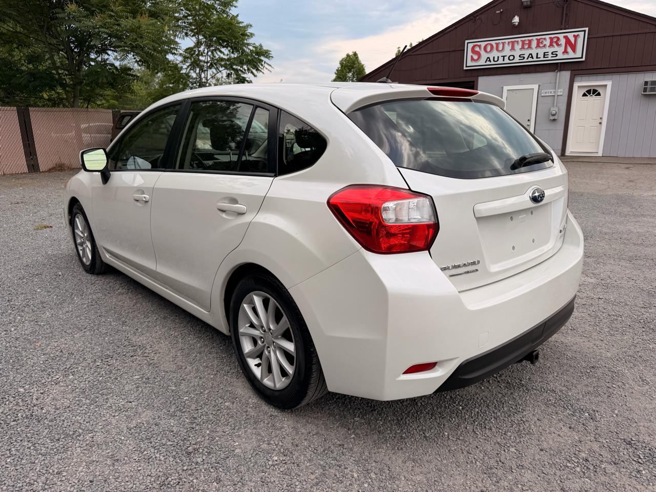 Subaru Impreza 2.0i Premium 5-Door w/All Weather Package 2014