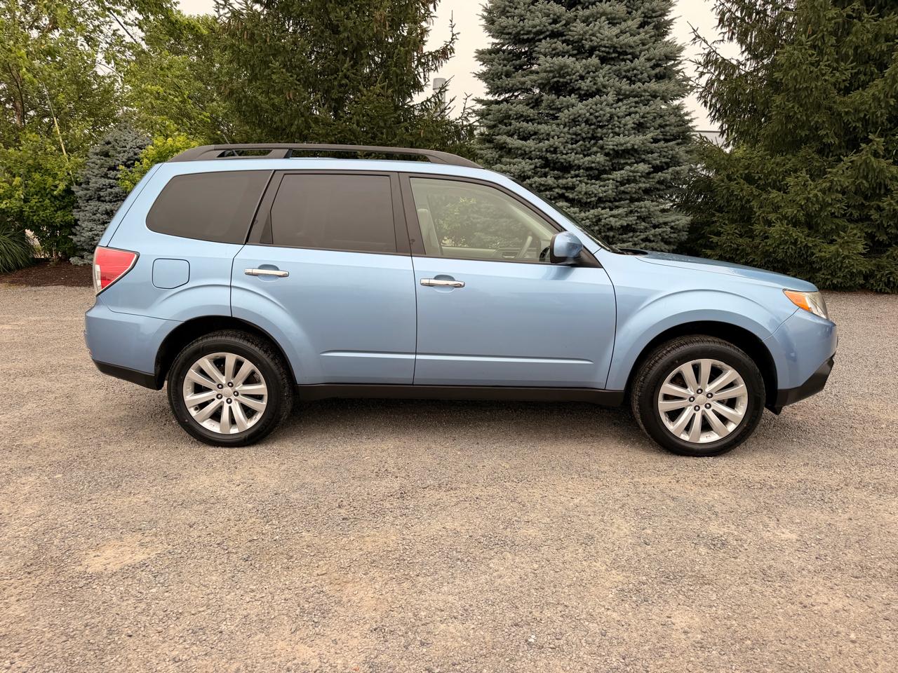 Subaru Forester 2.5X Premium 2012