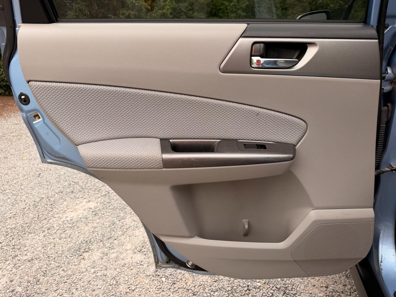 Subaru Forester 2.5X Premium 2012