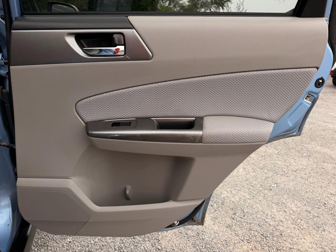 Subaru Forester 2.5X Premium 2012